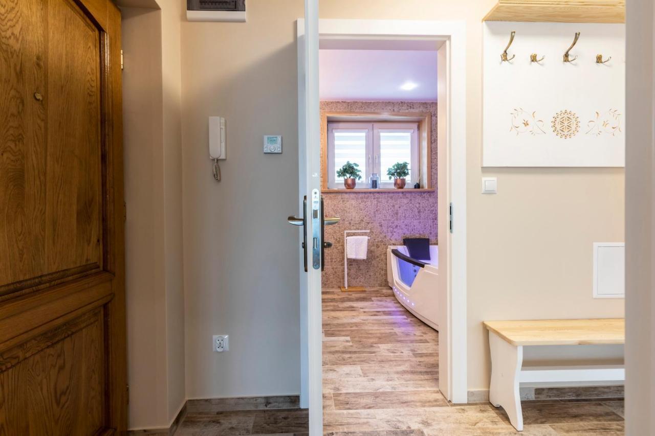 Ferienwohnung Bunia W Zakopanem Z Jacuzzi Exterior foto